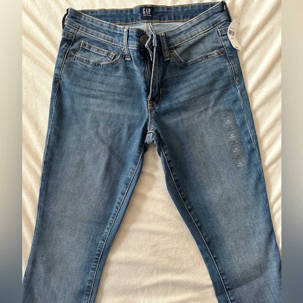 GAP Blue Straight Leg Jeans with Classic Style